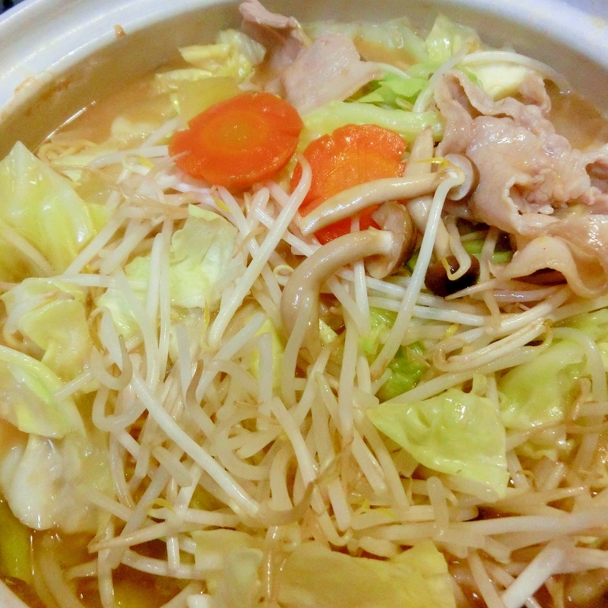 野菜たっぷり 煮込みラーメン鍋 レシピ 作り方 By オレンジ77 楽天レシピ